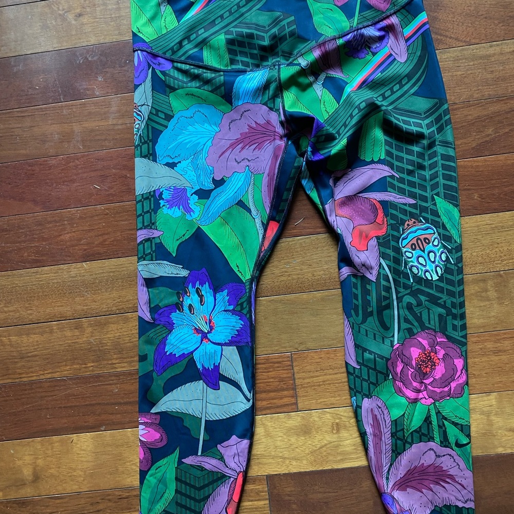 Nike Multicolor Floral Women's Pants - Picture 3 of 9